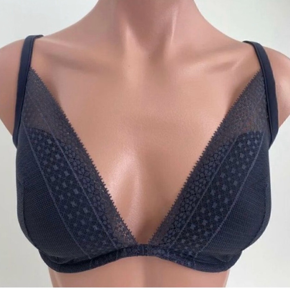 Victoria's Secret Incredible by VS Lightly Padded Plunge Bra  Gray/blue Size 34C